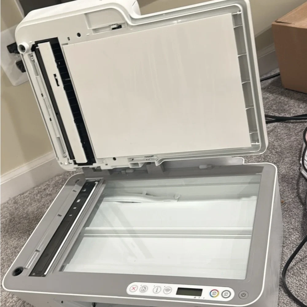 HP White Compact Desktop Printer with Scanner Lid